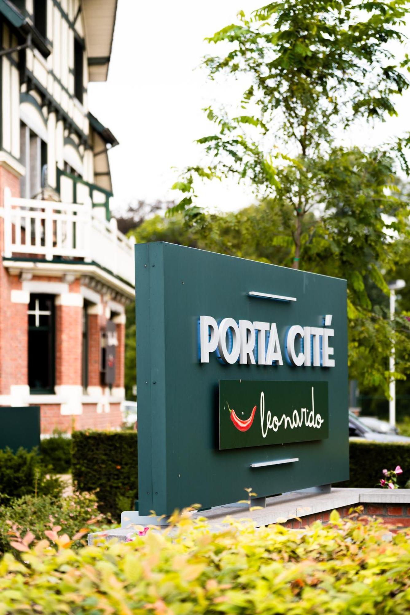 ホテル Porta Cite マースメヘレン エクステリア 写真
